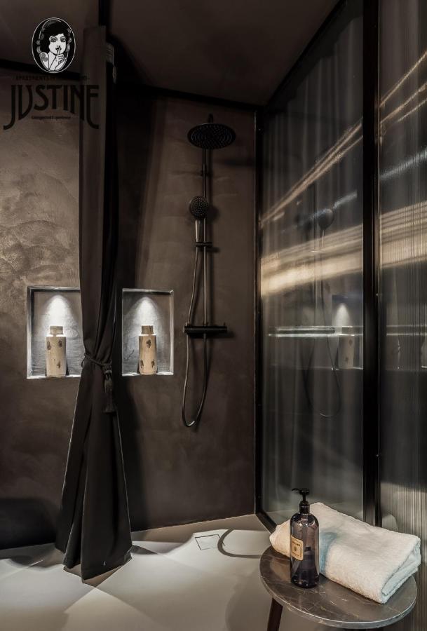 Suite Shibari By Justine Apartments Sobria Elegante Y Pecaminosa Apartamento Turistico En Madrid Rio Eksteriør bilde